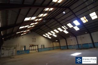 Miete Fabrikhalle in Mestrets. Nave industrial