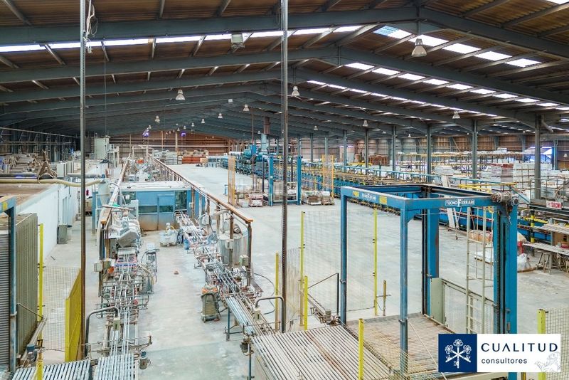 Foto 0836054d-169d-44b2-b904-5d50032b87de. Nau industrial a Onda