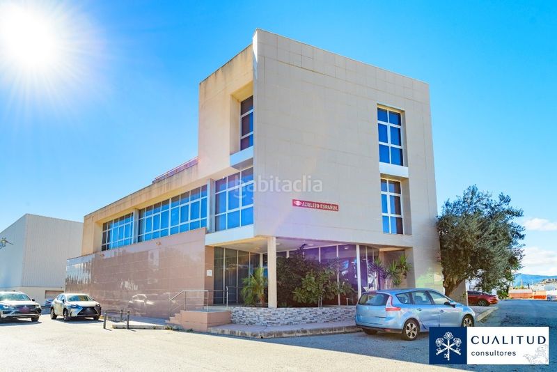 Foto 0d43c2e1-bba1-445f-9ec0-d4bd5bf30b2a. Nau industrial a Onda