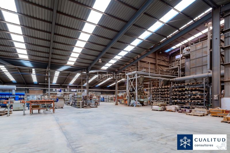 Foto 38843258-3a57-47c4-8346-7cc8b8826731. Nau industrial a Onda