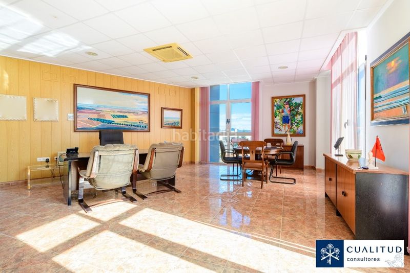 Foto 4bfe901c-791b-4227-bd64-f024d840defb. Nau industrial a Onda