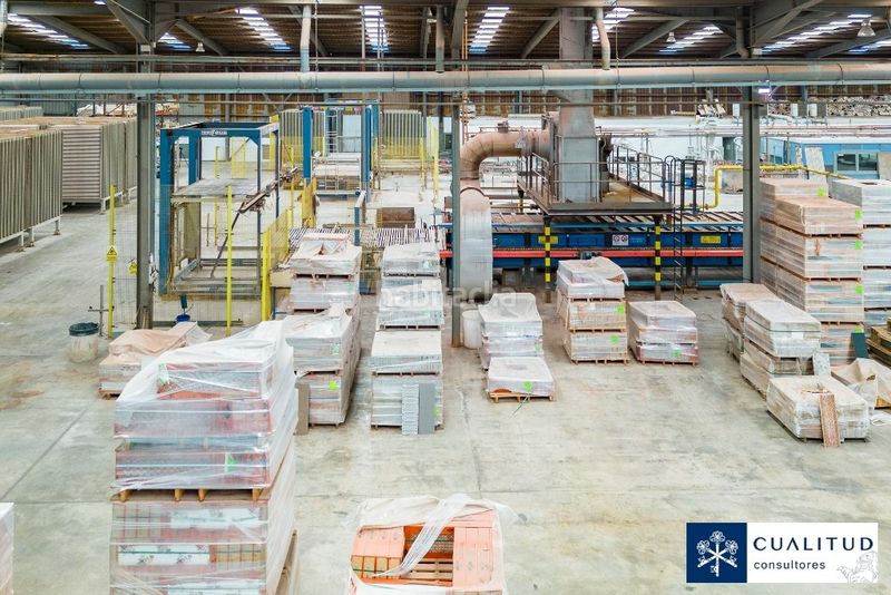 Foto 55738879-bd9b-48a2-8627-12093d6a62c9. Nau industrial a Onda