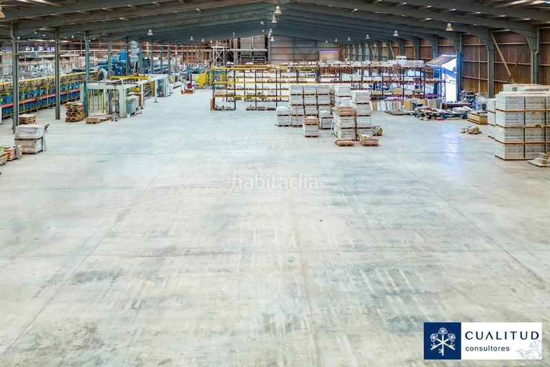 Foto 5b9f068b-8ee5-4a8a-afc0-d588116e3690. Nau industrial a Onda