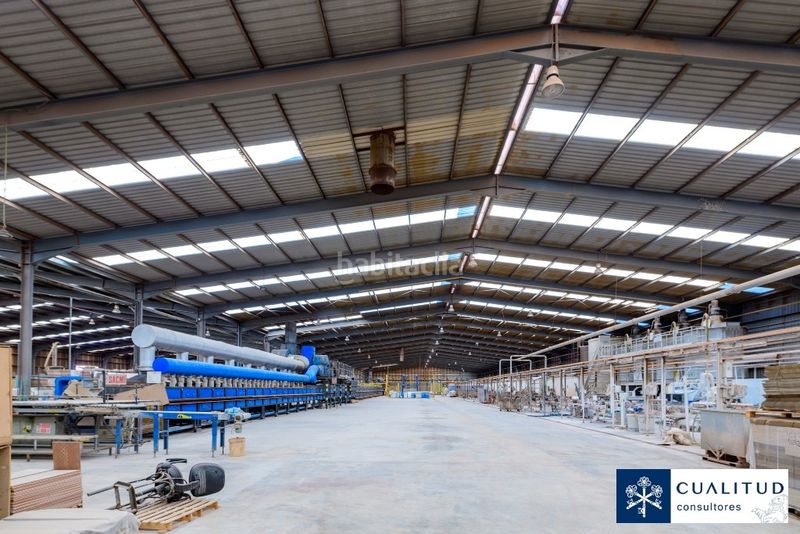 Foto 9f016479-eb22-46de-ba28-50e26e9636da. Nau industrial a Onda