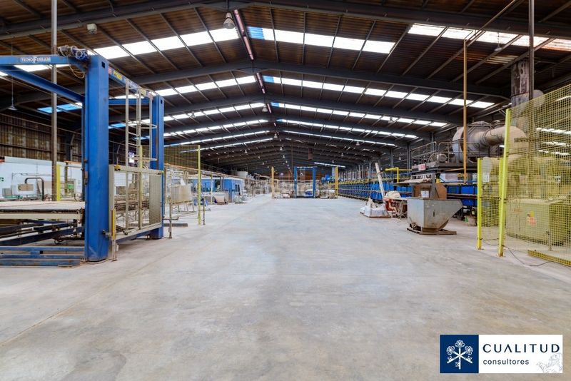 Foto be5d0660-2b97-4219-92a3-abc92af1c60f. Nau industrial a Onda