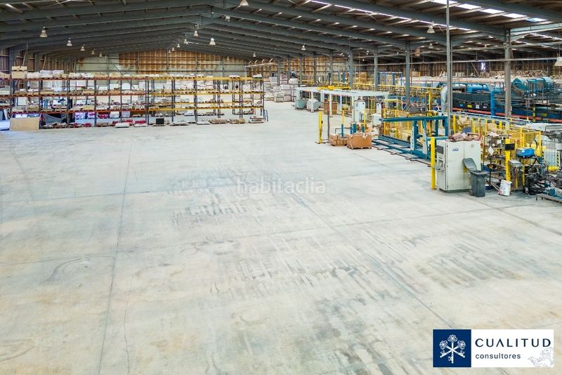 Foto e52516d6-5ce1-4c64-b0d4-a7d05cc3b6b4. Nau industrial a Onda