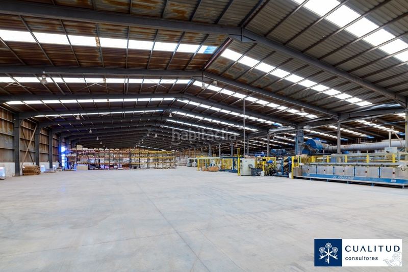 Foto f5fead64-76fb-42ea-be22-291ed59a79fb. Nau industrial a Onda