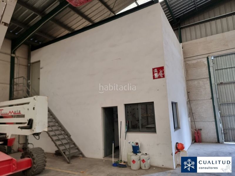 Foto 232e0460-73b4-43bd-ad79-9551dfe1e104. Industrial building in Centro Villarreal / Vila - real