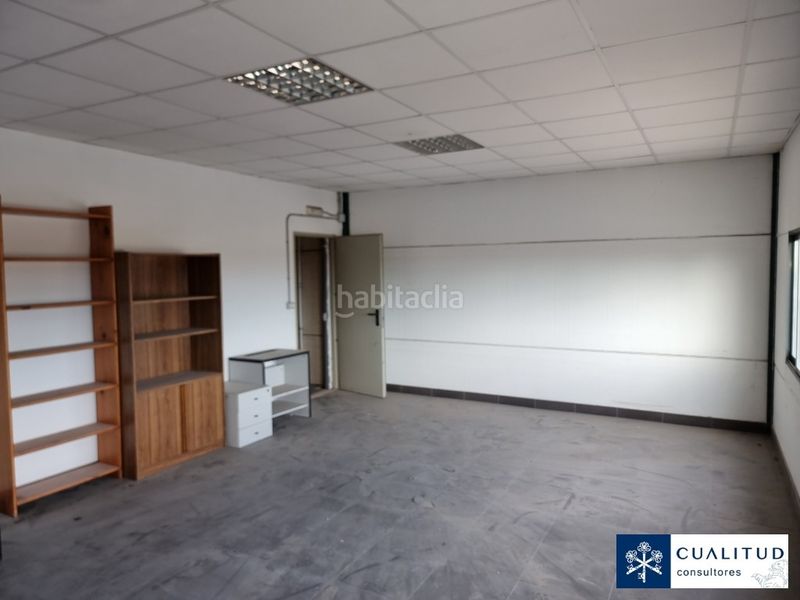 Foto 79135a8b-9cd7-4db2-a074-e13942a7b377. Industrial building in Centro Villarreal / Vila - real