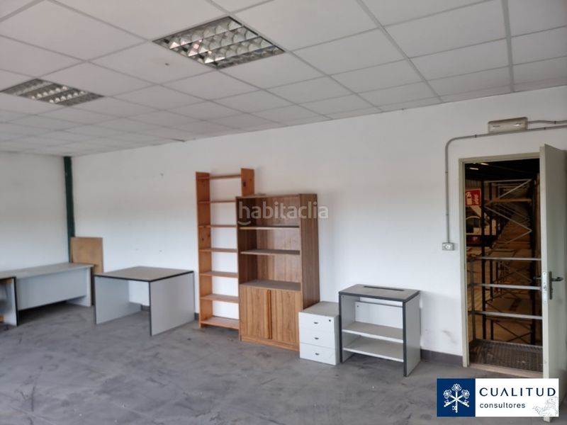 Foto f456fb60-e4f6-4e48-bd9b-b868fbc0b4c3. Industrial building in Centro Villarreal / Vila - real