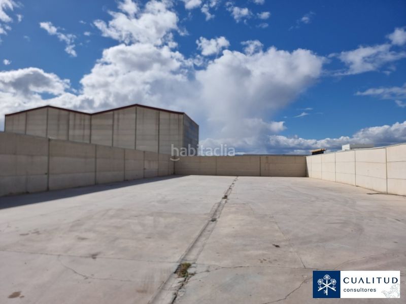 Foto f89e527e-274f-40ce-b266-550e424c69e0. Industrial building in Centro Villarreal / Vila - real
