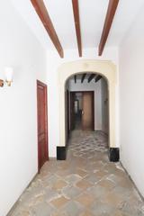 House in Llucmajor Interior. Casa de pueblo de 2 plantas con jardín, bodega y buhardilla.