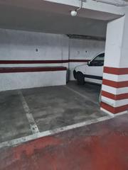 Aparcament cotxe a Bons Aires. Parking en sant joant de la salle para coches pequeños.