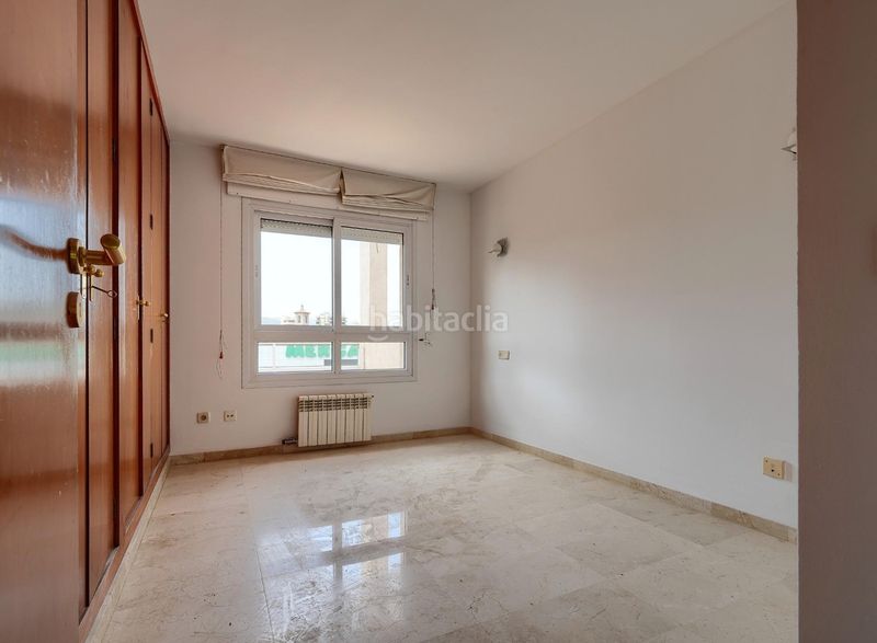 Foto 4056bc02-90d0-4235-bcd0-99356634dbf7. Rent penthouse with heating parking in Son Armadams Palma de Mallorca