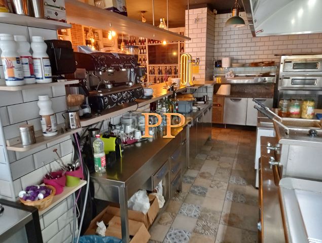 Foto 382b97a8-6bce-4961-9aed-b158c1e1579f. Alquiler local comercial restaurante - sobre paseo peatonal - área gastronómica turística en Arona