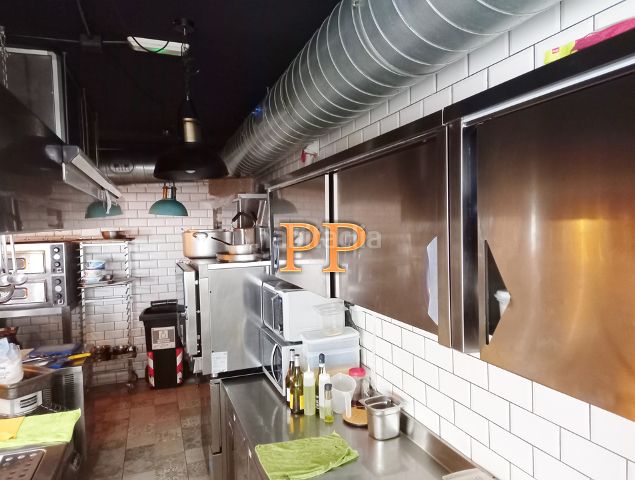 Foto d0c723c8-c3b5-40e9-a15e-3f0b6103a791. Alquiler local comercial restaurante - sobre paseo peatonal - área gastronómica turística en Arona