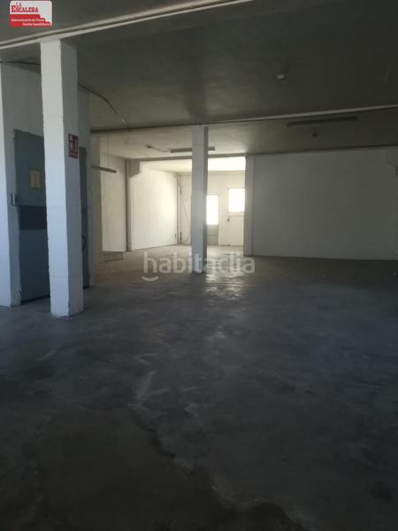 Foto 56a32046-fdc9-4ce4-b581-d07aa2a9b5a8. Capannone industriale in Onil