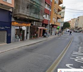 Local commercial à Campoamor. Local comercial a pie de calle