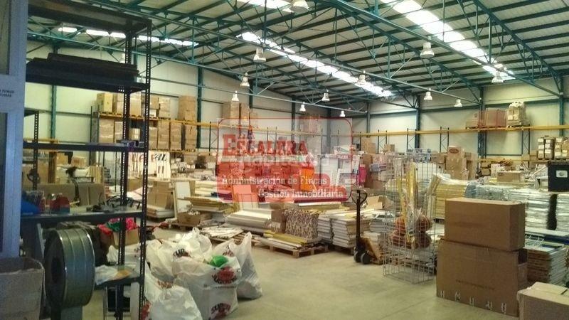 Foto 1010579e-7d3a-4962-b9b2-b071bdbbbcf2. Lloguer nau industrial a Ibi