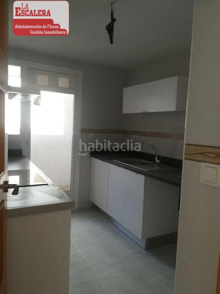 Foto c2ccc9a0-959b-4086-bf05-4a39979af752. Alquiler piso estrena piso, garaje y trastero, ascensor en Onil