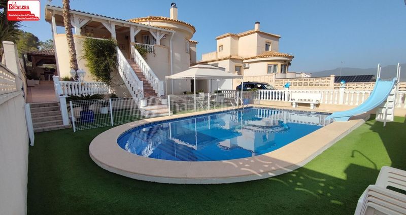 Foto f4cfbaf9-f555-40cb-8482-edf2b20192a1. Xalet amb calefacció aparcament piscina a Castalla