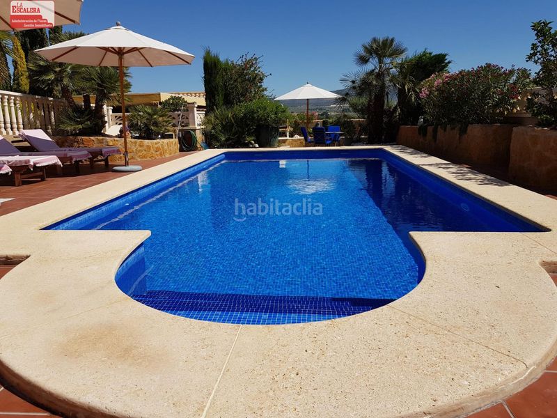 Foto 3da7e4e6-6c79-4406-a19a-f9f1af7e7b09. Xalet amb calefacció aparcament piscina a Castalla