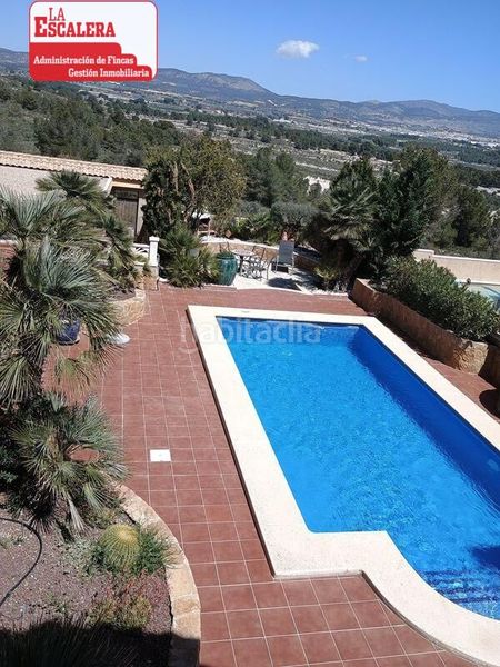 Foto 8079c37e-2bd9-48f3-9864-8e9f7eeb9670. Xalet amb calefacció aparcament piscina a Castalla