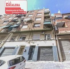 Appartamento in Petrer. Piso en entresuelo, 88m2, zona centrica
