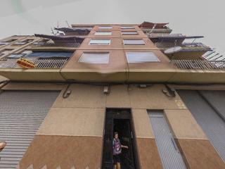 Pis a Plaza Castelar - Mercado Central. Piso 101m2, 3 habitaciones, bien situado