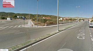 Terreno residencial en Castalla. Parcela urbanizada en castalla que admite unifamiliar aislada o