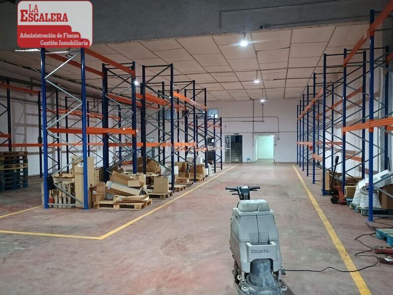 Foto c7e6271e-2df0-40cd-af7f-c008de31526b. Nau industrial a Ibi