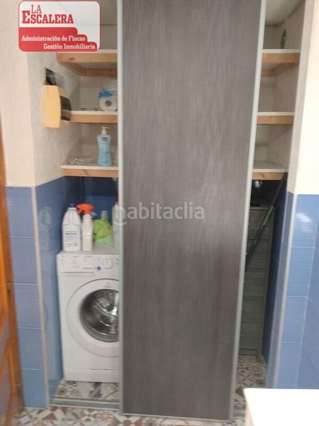 Foto df548600-b2a1-4b92-b39f-cf57f63fb8df. Casa adossada a Ibi