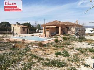 Xalet a Castalla. Magnifico chalet con piscina y barbacoa