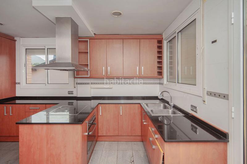 Foto 2f6b9462-7c58-453e-bd5e-976fb486ba1c. Chalet avec parking piscine dans Corbera de Llobregat