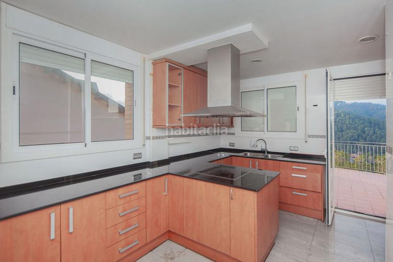 Foto 91862352-35b5-4ee8-87ba-2723c15dff13. Chalet avec parking piscine dans Corbera de Llobregat