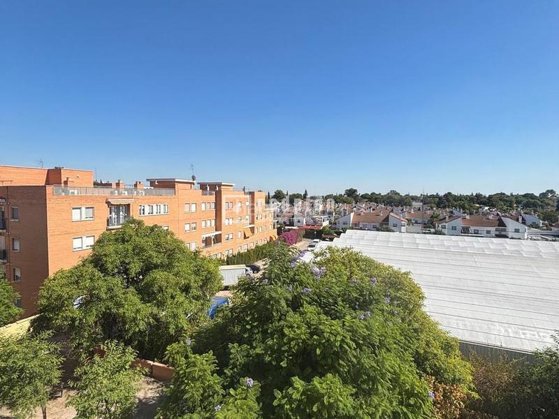 Foto b8b1e46e-67a9-4907-8bfc-1e1ce8121abb. Appartement avec chauffage parking dans Simon Verde Mairena del Aljarafe