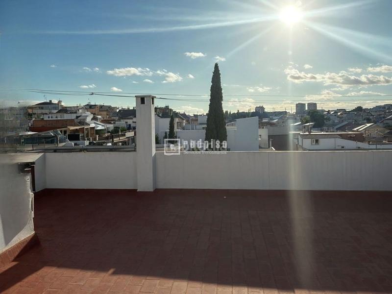 Foto 31d11e11-eab4-4dd5-b806-37e1e660f6a7. Piso  reformado en zona Lepanto en Lepanto Mairena del Aljarafe