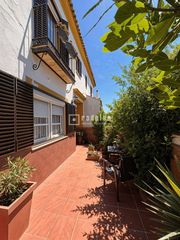 Casa a Casco Antiguo. Magnifica casa pareada en nuevo bulevar de mairena del aljarafe