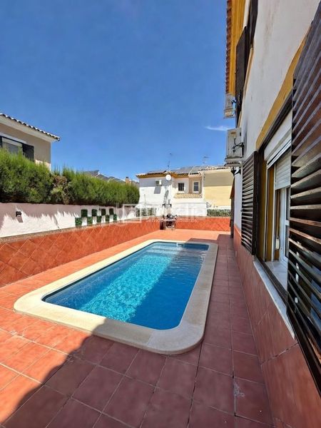 Foto ff710653-ac86-46f4-bd26-516235100ef9. Casa a Casco Antiguo Mairena del Aljarafe