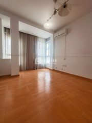Flat in Barrio Alto. Piso luminoso san juan alto