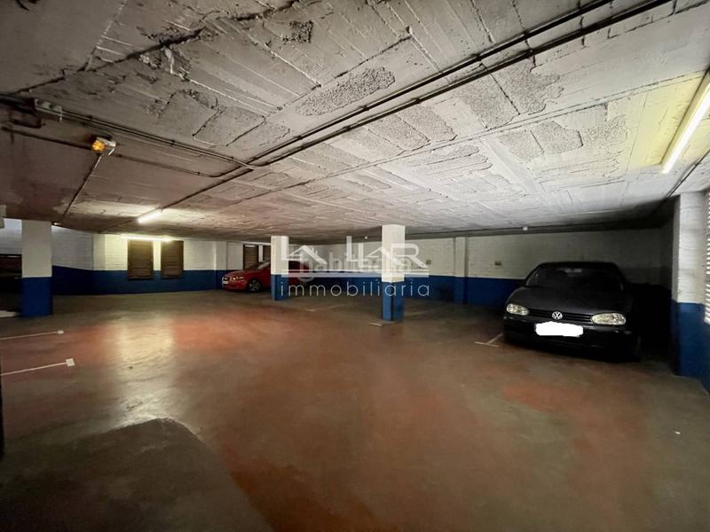 Foto 332d5801-8d1b-4600-8e0a-02a643012cdf. Posto auto in Centre Vic