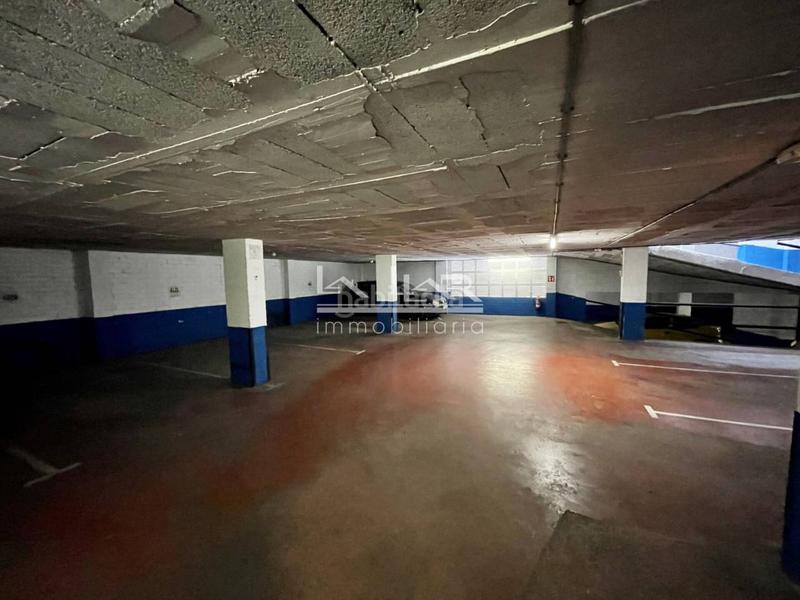 Foto a17471c7-c732-4ef1-aabf-c2dc707362d6. Posto auto in Centre Vic