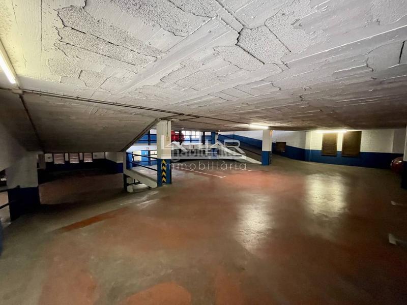 Foto c7baab54-4714-4ea4-8209-637504137b4a. Posto auto in Centre Vic