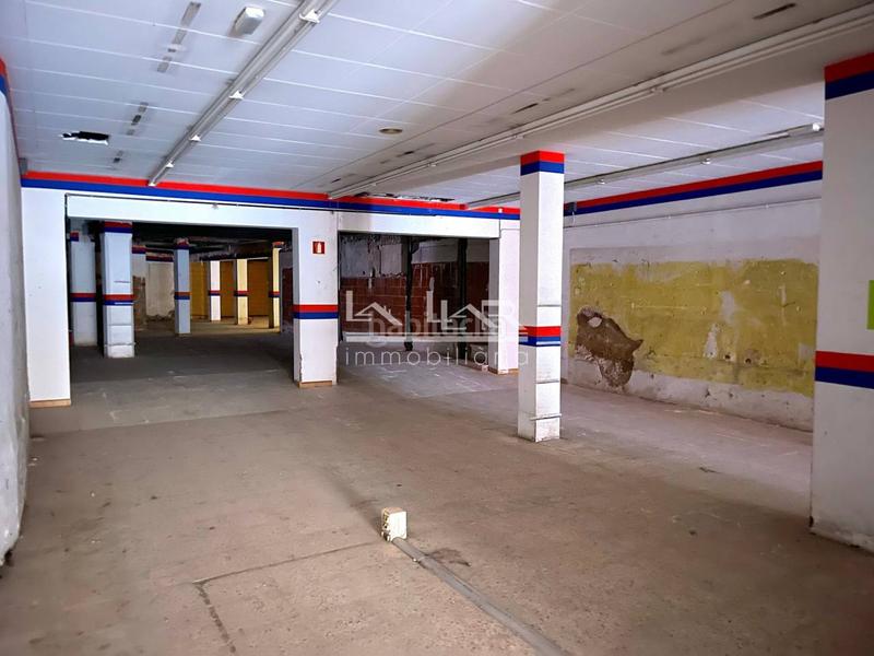 Foto bad5e9c0-e8d2-49fa-908a-a37b50bacec4. Affitto locale commerciale in Centre Vic