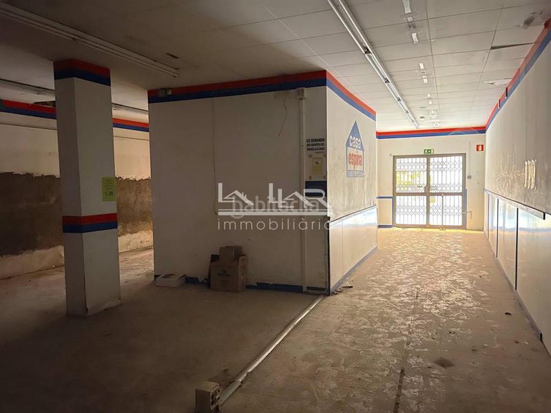 Foto e497da22-96ef-4b97-b012-8eab54a07396. Affitto locale commerciale in Centre Vic