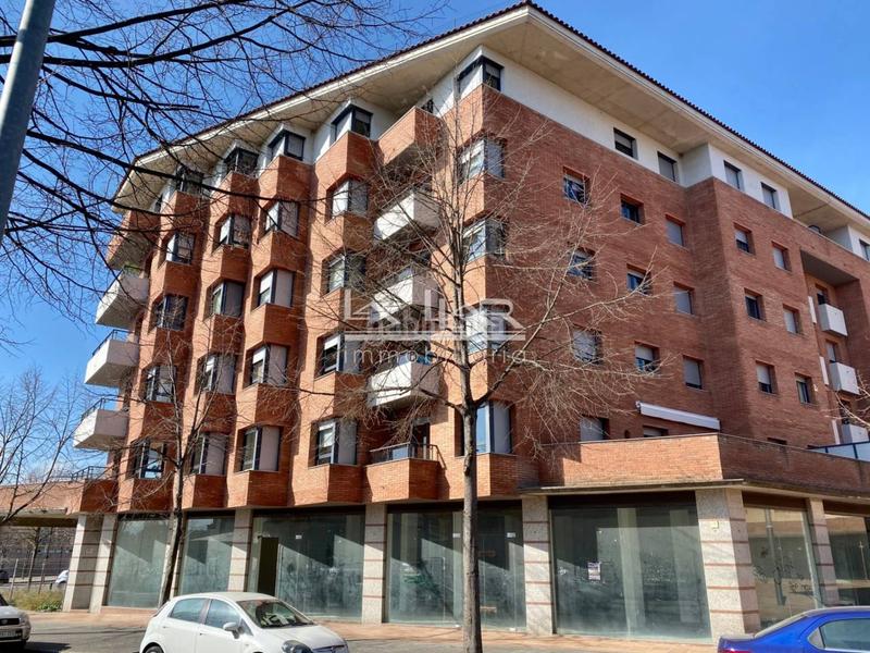 Foto 8fb038d8-ece1-437e-999d-6b59f136ed8b. Alquiler local comercial en perot rocaguinarda 9999 local comercial de nueva construcción en alquiler en Vic