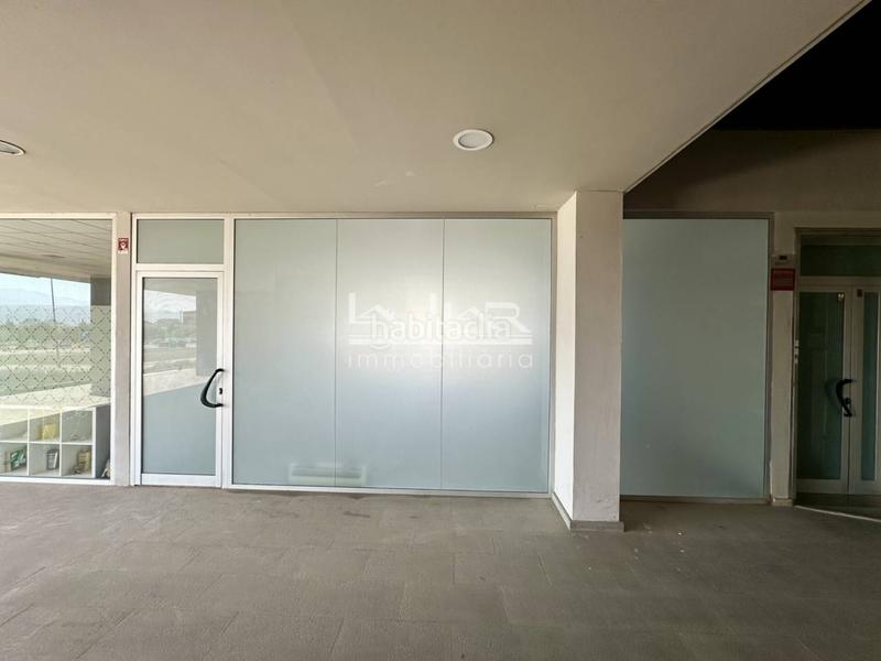 Foto 9f1eb046-c16f-4843-8852-ad721d3f3df6. Alquiler local comercial local en alquiler en navidad zona universitaria en Vic