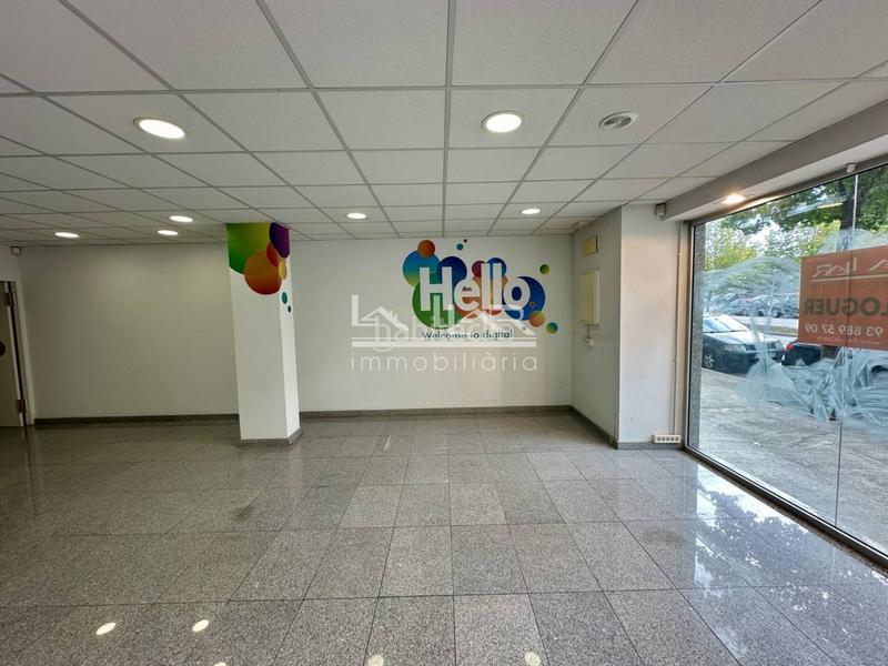 Foto 98c530ea-bea9-4d40-8e6f-0b72bf5b7c9b. Alquiler local comercial en països catalans 29 local en alquiler avenida de países catalanes en Vic