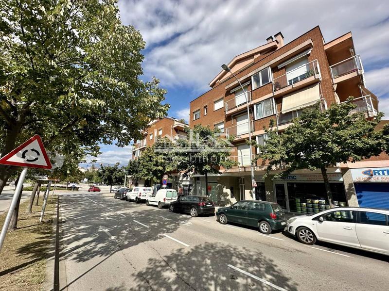 Foto b3ee45f2-d1a5-4ec8-88bf-cc65305e0d1f. Alquiler local comercial en països catalans 29 local en alquiler avenida de países catalanes en Vic