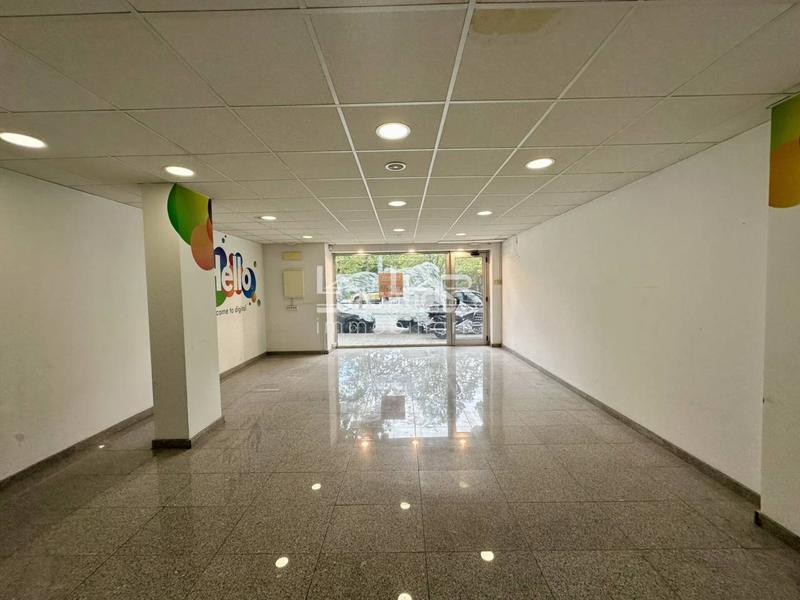 Foto c80ad892-8a28-4e61-b86b-1ee53523f9de. Location local commercial dans països catalans 29 dans Vic